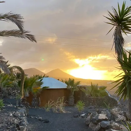 Gemuetliche Holzjurte La Asomada Lanzarote